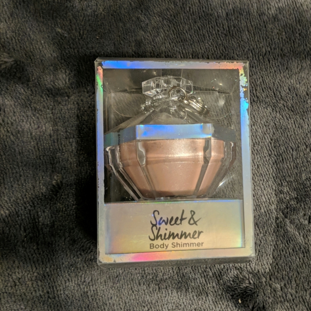 Sweet and shimmer body shimmer